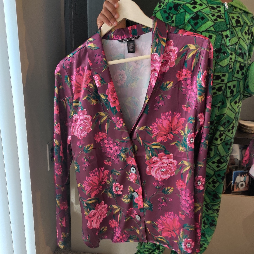 New Victoria's Secret Silk pajama set